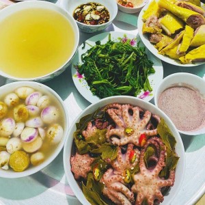 Cần chị giúp việc nhà ở Quận 8, gần chung cư Topaz City . Lương12 triệu ( bao ăn ở )