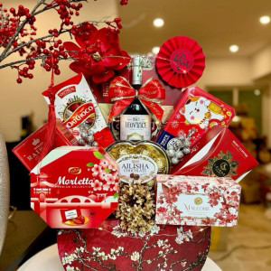 Cần gấp 1 anh Bán quà tết ở quận 5