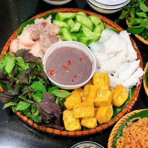 Cần gấp chị phụ quán ở lại được Lương 9tr bao ăn ở Quán em bán bún đậu quận 9.