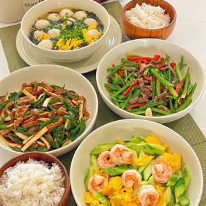 Cần chị trẻ  GVN - phụ chăm chồng chị ( 70 tuổi ) ở quận 10 - Lương cứng khởi điểm 12tr