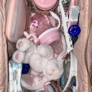 Tìm cô chăm bé khéo léo tại gia đình quận 1, lương 14 triệu ( bao ăn ở )