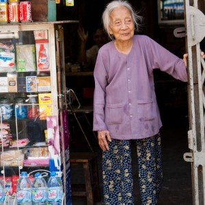 Cần Cô Chăm Bà Nằm 1 Chỗ Ở Thủ Đức Làm Ăn Ở Lại