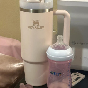 Tuyển dụng cô chăm bé Quận 8 lương 13 triệu ( bao ăn ở )