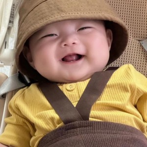 Em cần cô biết chăm bé 7 tháng. Nhà bé ở Dĩ An, Bình Dương.