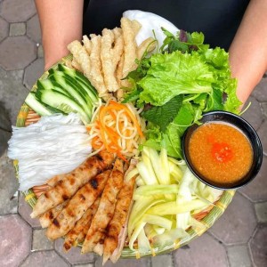 Bà Em Đi Lại Yếu- Cần Chị Về Hỗ Trợ Cơm Nước Cho Bà - Quận Bình Thạnh Gần Vihome