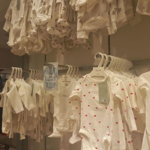 CHUNG CƯ BA SON- QUẬN 1 CẦN  CHỊ CHĂM BÉ 5 THÁNG LƯƠNG 10 TRIỆU