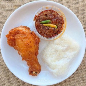 cần tìm chị hiền lành, có tâm để chăm sóc bà- Quận 8