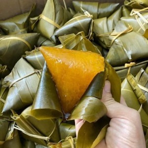 Cần tuyển người chăm bà 85 tuổi đi lại yếu  ở lại- lương 13 triệu- quận 3