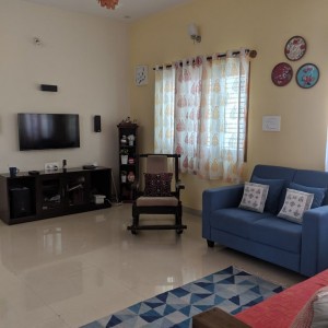 Gấp Gấp !!!!! Cần Tuyển 1 Cô Giúp Việc Nhà . Quận 5