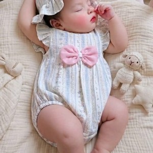 BÉ 4 THÁNG – CHỦ YẾU CHĂM BÉ, KHÔNG LÀM VIỆC NHÀ