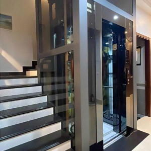 Cần 1 chị về giứ nhà mới xây chưa có người ở ( 5 lầu , có thang máy ) ở Bình Chánh