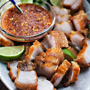 Tuyển Gấp Cô Giúp Việc Nhà Quận Hóc Môn – Lương 13 triệu ( bao ăn ở )