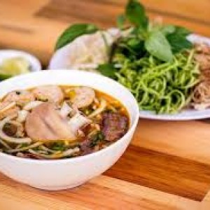 TUYỂN NHÂN VIỆN PHỤ QUÁN BÚN BÒ HUẾ- BAO ĂN Ở- QUẬN 10-LƯƠNG 8 TRIỆU