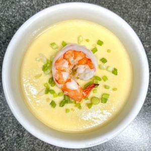 Nhà 1 trệt 1 lầu cần cô gíup việc nhà