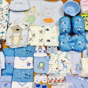 Tìm chị chăm em 4 tháng ở quận 12 Lương 10 tr bao ăn ở