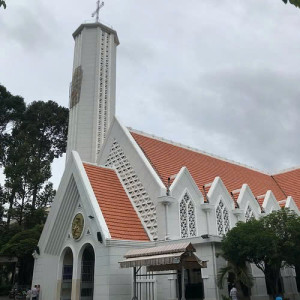 EM CẦN CHỊ VỀ GIÚP VIỆC NHÀ CHO GIA ĐÌNH EM TẠI QUẬN BÌNH THẠNH LƯƠNG 10TR BAO ĂN Ở