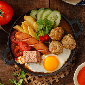 Nhà e có 3 thành viên cần tìm chị về giúp việc ở lại  Quận 3