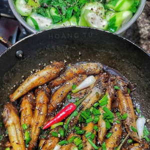 Nhà em cần gấp chị giúp việc nhà quận 10 lương 12 triệu ( bao ăn ở )