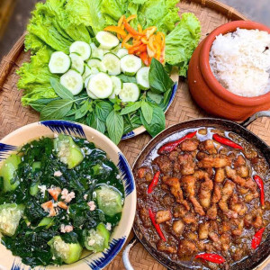 EM ĐANG CẦN GẤP 1 CHỊ VỀ NỘI TRỢ GIA ĐÌNH LƯƠNG 11TR BAO ĂN Ở