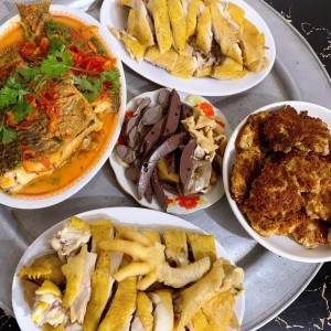 Cần chị chăm bà ở chung cư quận 7 ở Phú Mỹ Hưng, Lương 13 triệu ( bao ăn ở )