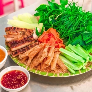 Ở đối diện trường học Hoa Sen- Quận 9 có quán mem nướng- tìm chị phụ quán- bao ăn ở