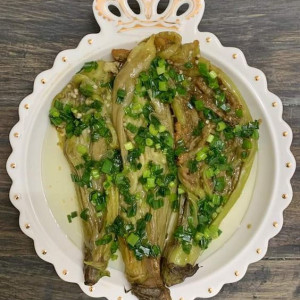 Cần chị giúp việc nhà , nhà ở quận 1 ,cần chị về dọn dẹp nhà cửa nấu ăn cho cả nhà ( bao ăn ở )