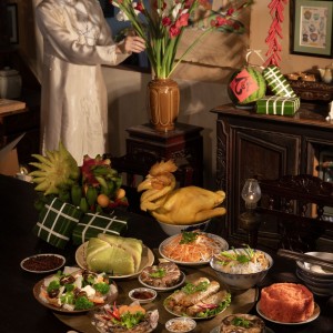 Em cần cô về lo cơm nước dọn dẹp trong dịp Tết,