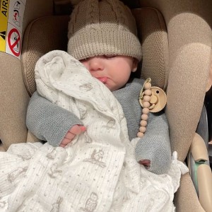 Vợ chồng em cần chị chăm bé 6 tháng- bao ăn ở- quận 12