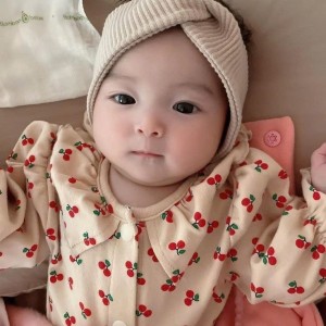 Bé nhà em đang tập đi và đang ăn dặm, bé 8 tháng ở Nguyễn Tất Thành- Quận 4