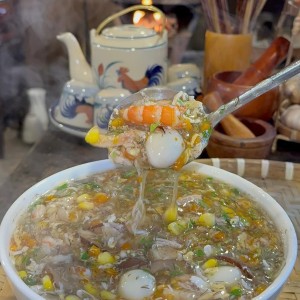 Quán súp cua và bánh canh ghẹ đường Đinh Tiên Hoàng Quận 1 cần nữ phụ