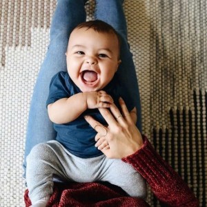 Cần cô chăm bé ở lại quận 3 ( bé trai 10 tháng tuổi ) lương 12tr