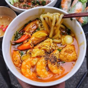 Cần chị phụ quán bánh canh cua ở quận 9 - 8tr