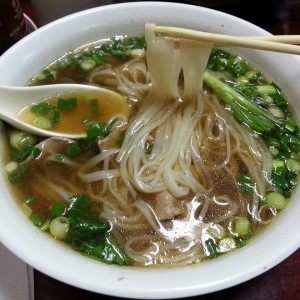 Tuyển Nam/ Nữ  Đứng Nấu Phở – Quận 1