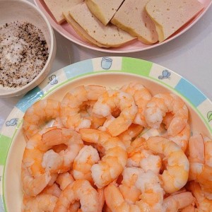 Bàn cờ- Quận 10- cần chị về lo cho bà, chân bà đi lại hơi yếu- bao ăn ở