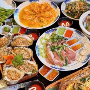 Cần chị trẻ làm phụ quán ăn ở Cần Giờ ( bao ăn ở ) - lương 9tr