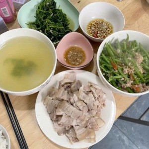 NHÀ EM TRÊN ĐƯỜNG VÕ VĂN KIỆT- QUẬN 6 CẦN CHỊ VỀ GIÚP VIỆC- NẤU ĂN LƯƠNG 12TR