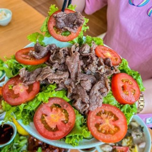 Gia đình ở Quận 1 cần một chị ở lại.
