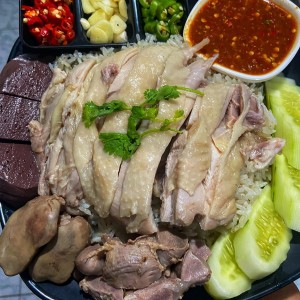 Nhà 1 trệt 2 lầu ở Quận Bình Thạnh cần cô giúp việc nhà