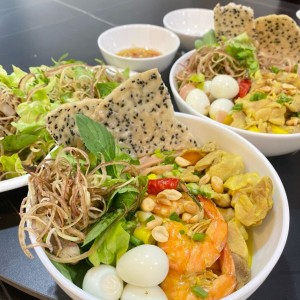 Gia đình cần tìm một cô chăm bà lớn tuổi nhưng tính tình vui vẻ, dễ thương- quận 8