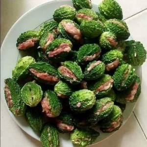 Chúng tôi cần tuyển 1 cô chăm sóc bà cụ hiền lành, đi lại chậm nhưng vẫn còn minh mẫn- Quận 10