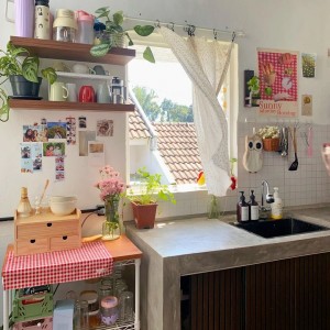 Nhà 2 lầu 5 người ở quận 9, cần cô giúp việc nhà