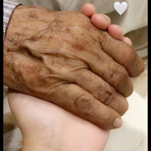 Nhà ở quận 6, cần chị chăm ông , nấu ăn cho ông .