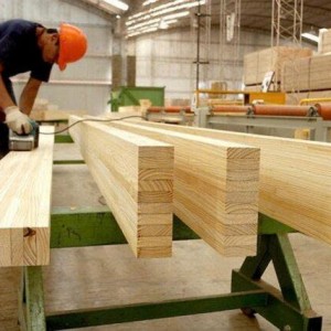 Tuyển công nhân xưởng gỗ  Lương: 8tr/26 công ở Bình Dương