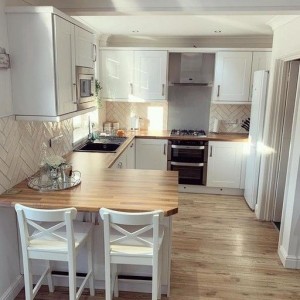 Nhà ở Long Phước, Quận 9 cô về làm việc nhà cho gia đình 5 người.