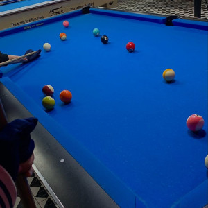 Cần 1 bạn nữ 16-25 tuổi làm quán bida ở Đồng Nai .Lương khởi điểm 7tr bao ăn ở