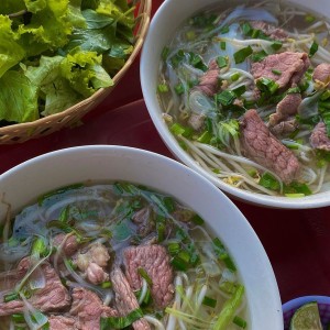 Tuyển người phụ quán ăn phở .Địa chỉ quán: ở quận 2