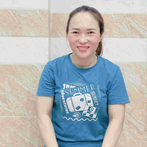 Chị Nhà quê Bến Tre. Chị có 3 năm chăm bé