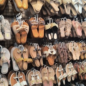 Shop giày dép ở đường Dương Quảng Hàm, quận Gò Vấp cần nhân viên bán hàng lâu dài