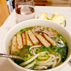 Quán bánh canh chả cá Phan Thiết cần người bưng bê dọn dẹp ở q7