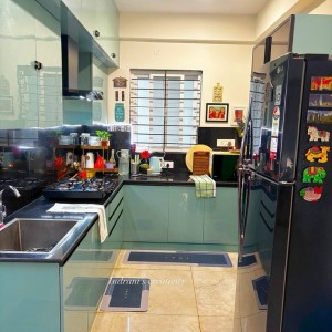 Mẹ đơn thân với bé gái 8 tuổi cần tìm cô về chăm lo việc nhà